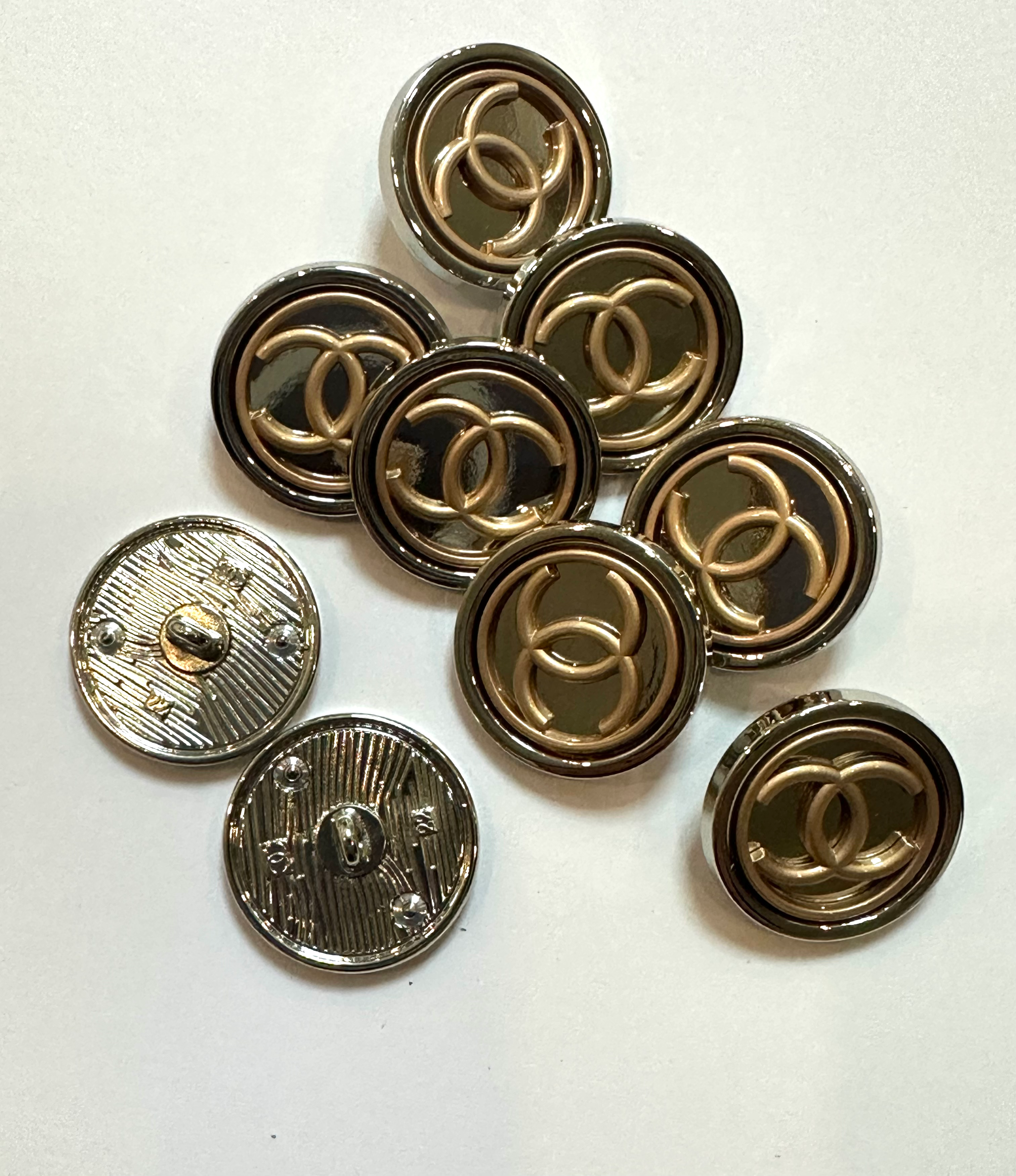 Ґудзики металеві 25мм на ніжці колір срібло з золотом логотип Chanel