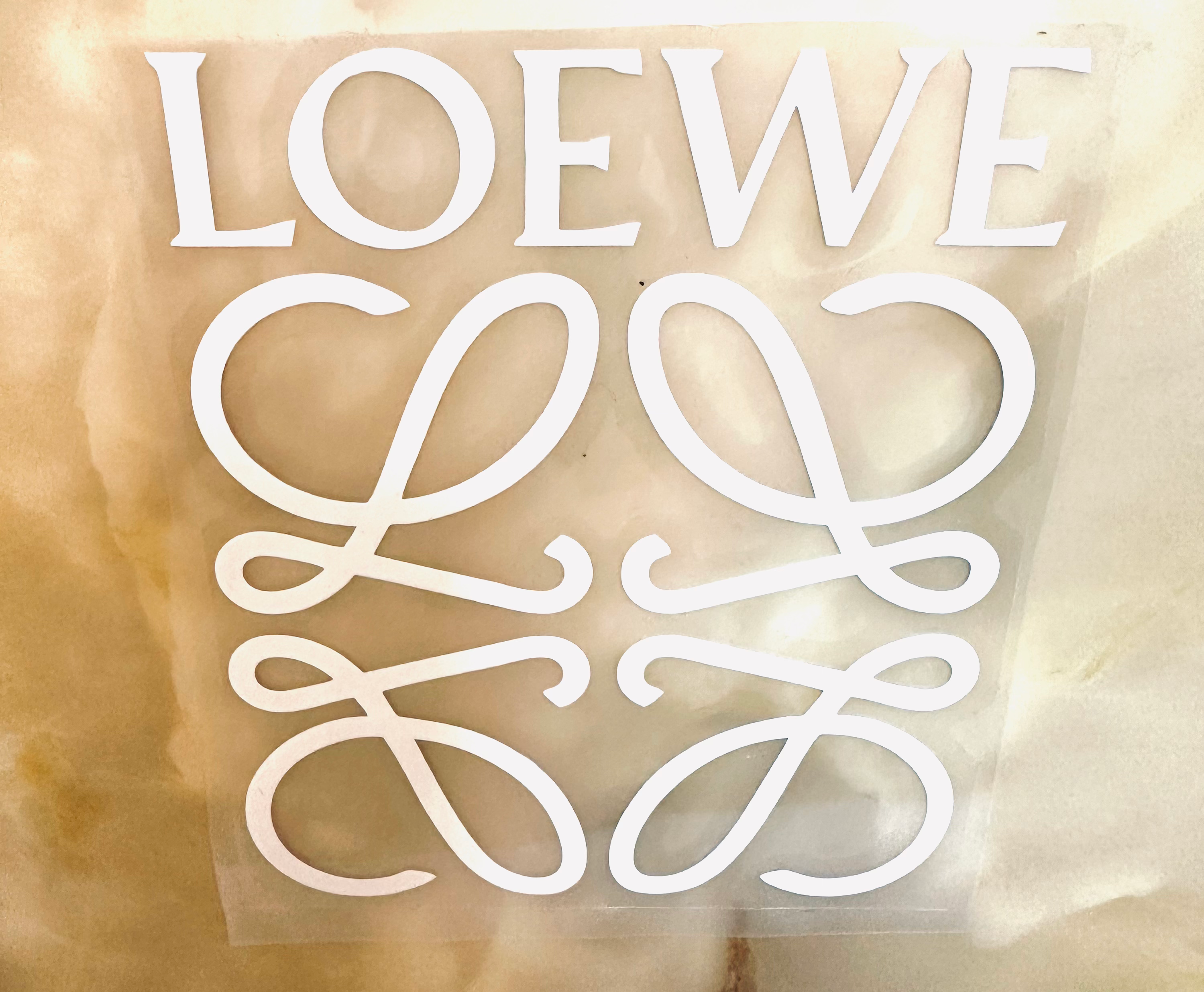 Термоаплікація 14*11см колір білий логотип Loewe