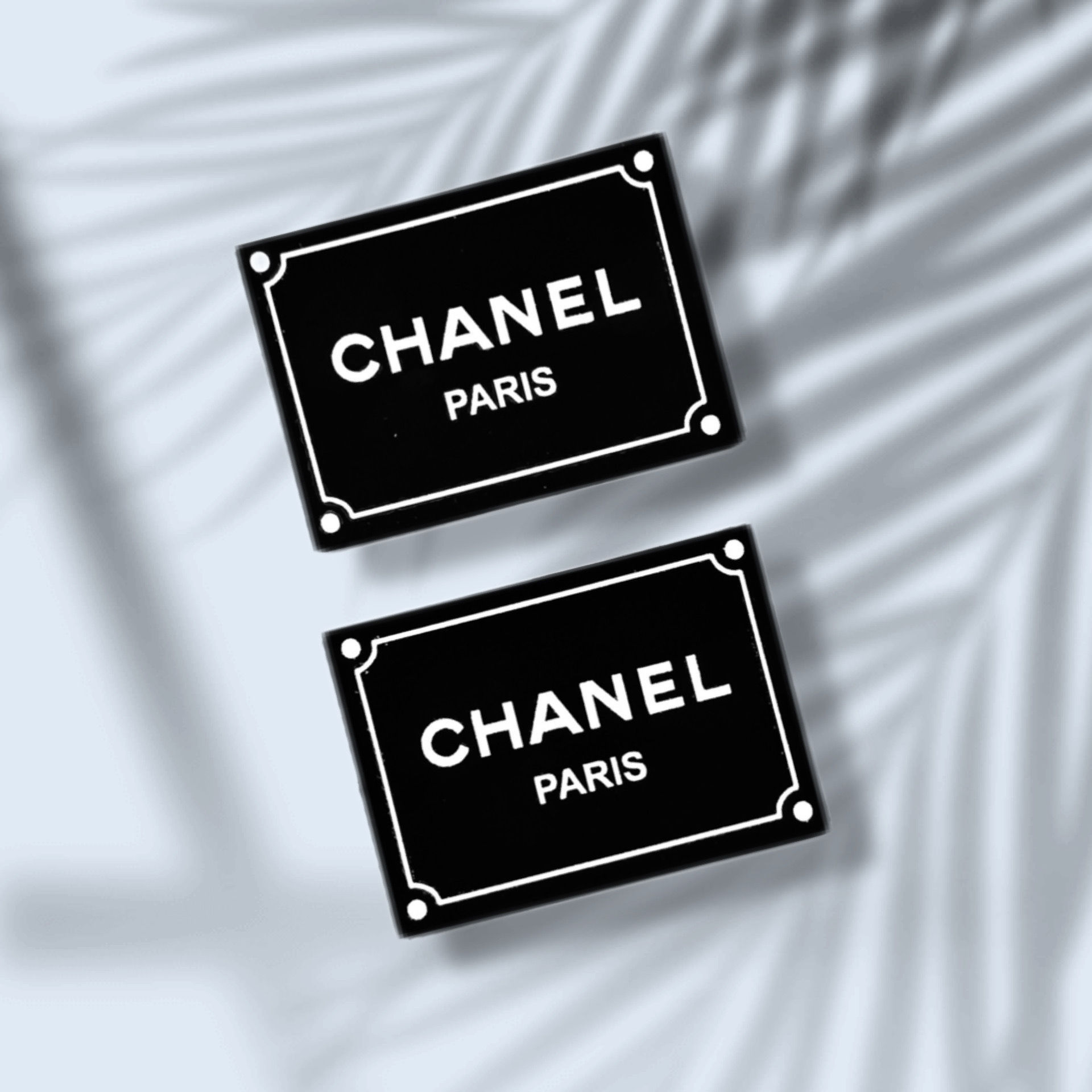 Гумові патчі 5*3.5см на клейовій основі колір чорний з лого Chanel