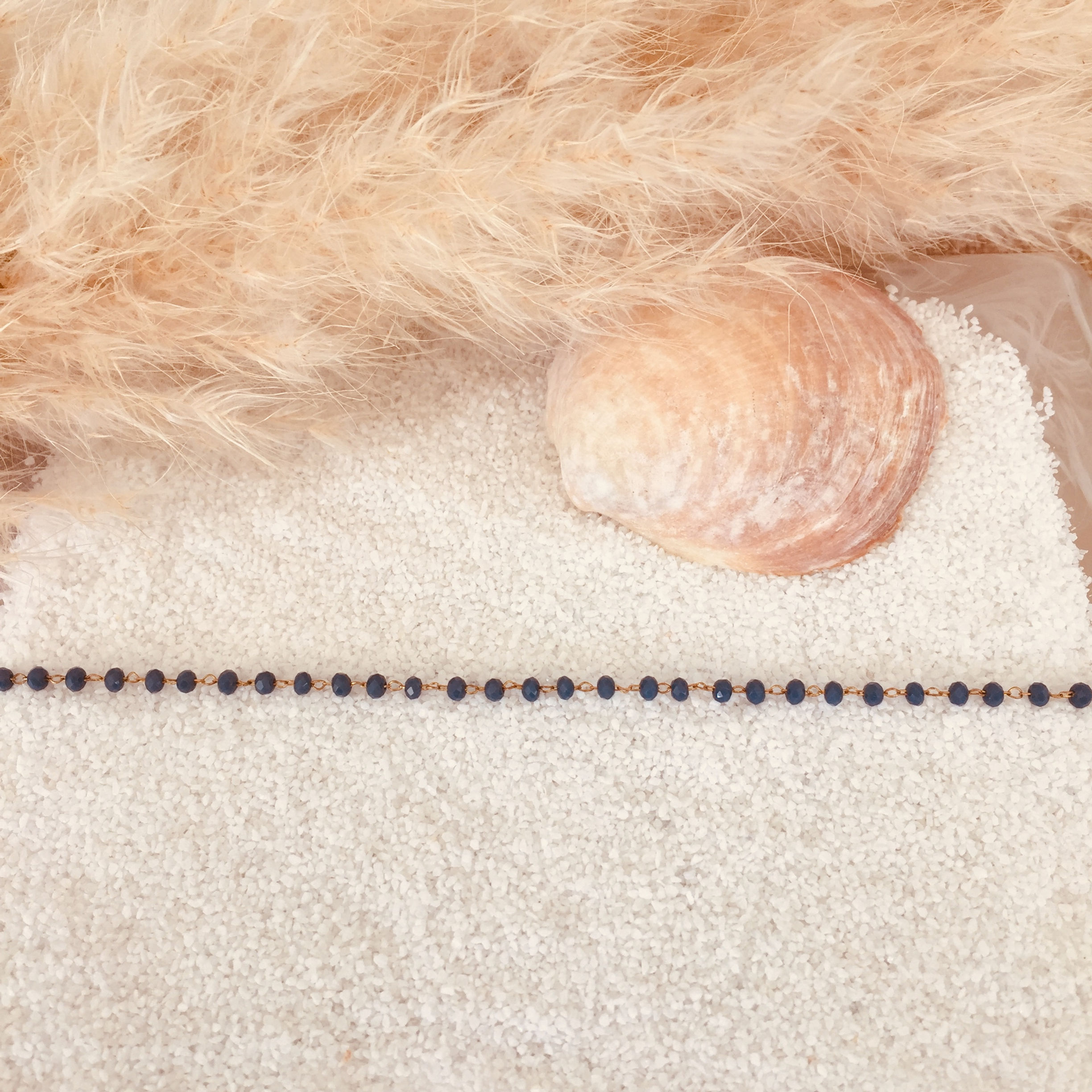 Bracelet de cheville dorée perlée bleue