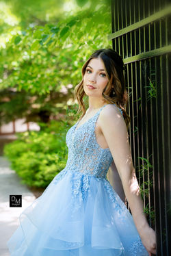 028 Grad  Photographer