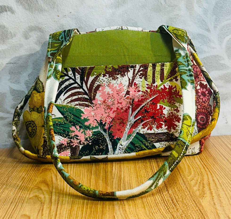 Thumbnail: Exploading floral barkcloth dot bag