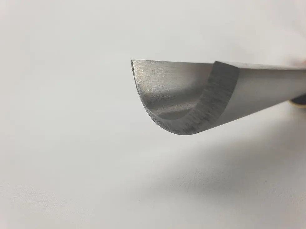 Close-up of spindle roughing gouge flute and cutting edge showing shape and profile