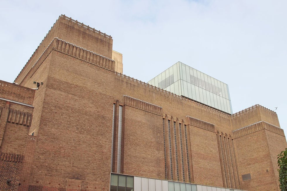 Кирпичные фасад Тейт Модерна в Лондоне