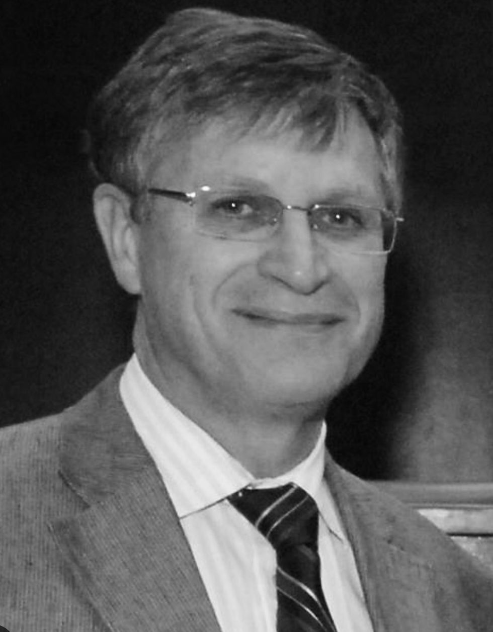 Prof Andre Van Riij Vascular Surgeon Clinical Advisor.PNG