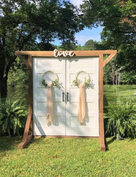 Wooden Doors (Pose Open or Closed)