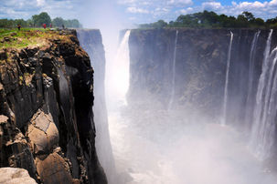 victoria-falls-5904911_1920.jpg