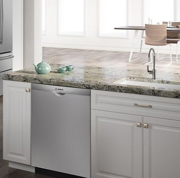 Bosch Kitchen - MCIM02046263_FridgeContent_Teaser2_1600x1279_edited.jpg