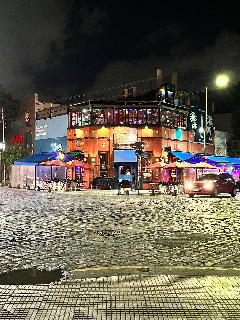 A picture of a restaurant in a town called Palermo