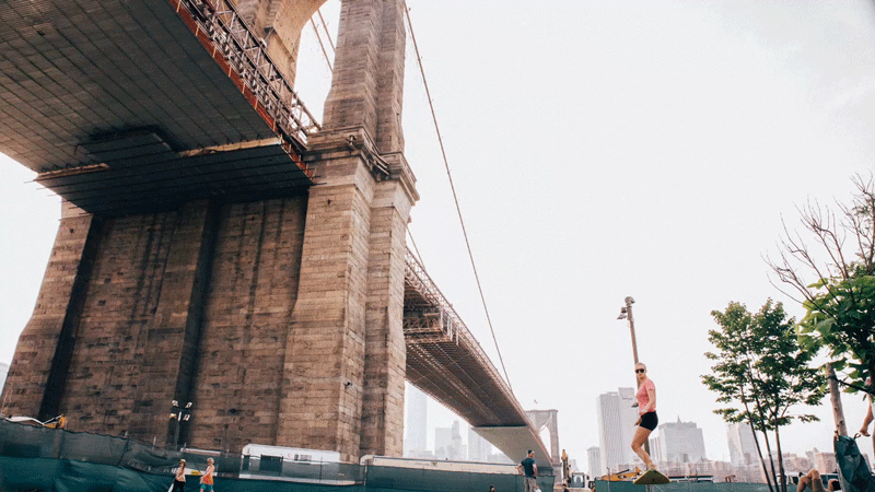 AirSurfing_RaulxMihai_Brooklyn_Bridge.gif