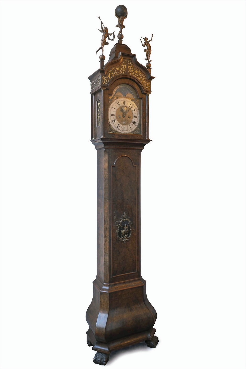 Staand horloge van Gerrit Storm, Amsterdam ca. 1730, 8-daags uurwerk met datum en maanstand, notenhout gefineerd, restauraties 2017, collectie Stadhuismuseum Zierikzee.