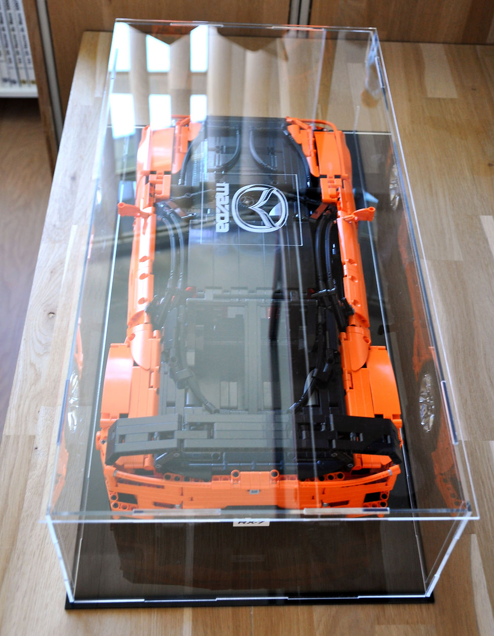 Miniature : Vitrine Plexiglas pour CADA® C61502W MAZDA RX7 III (non inclus)