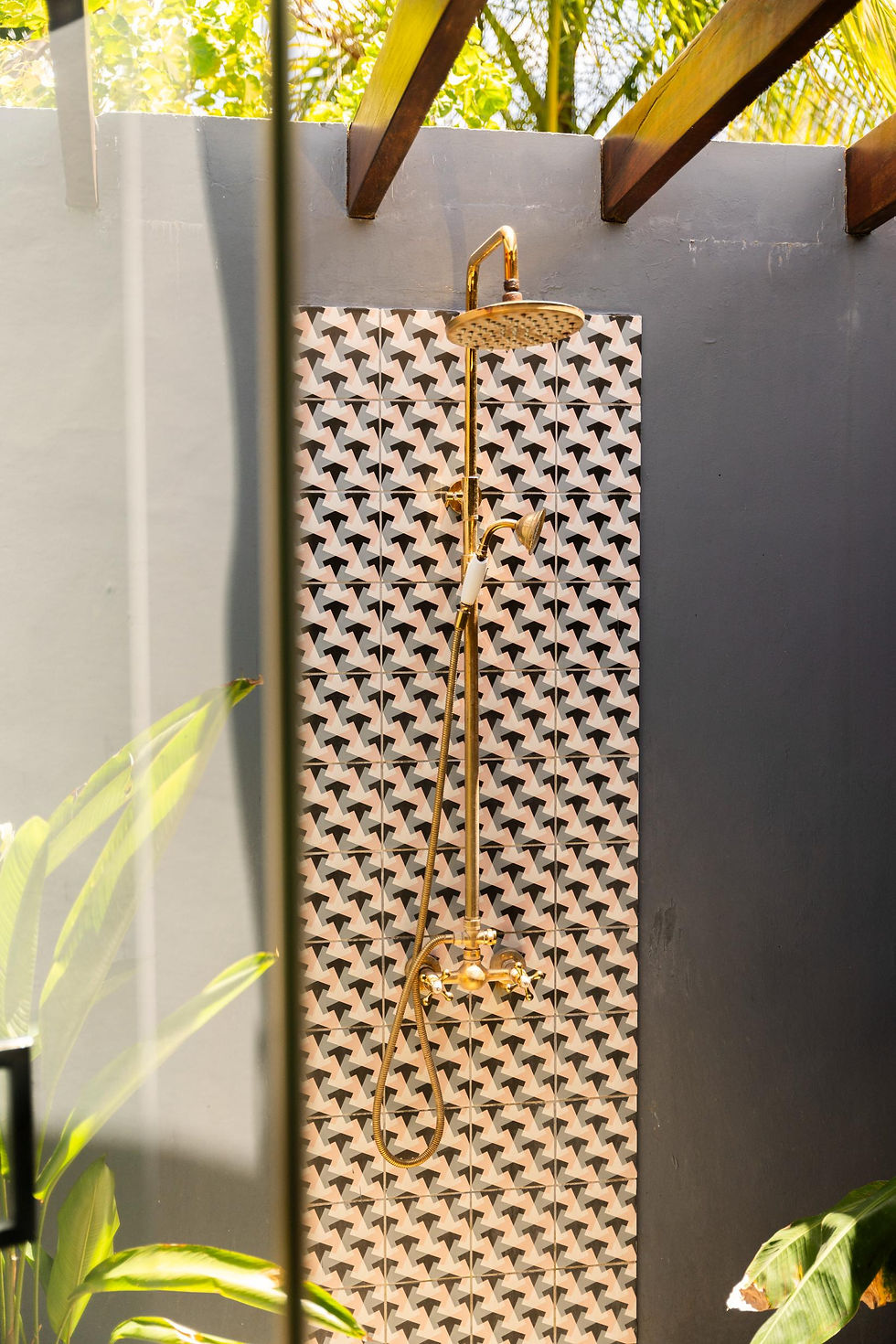 Moringa Outdoor Shower.JPG