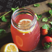 Strawberry Mango Mint Lemonade