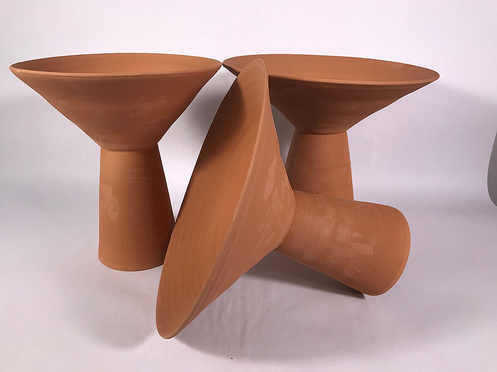 Thumbnail: Dan David  – meșter în ceramică decorativă