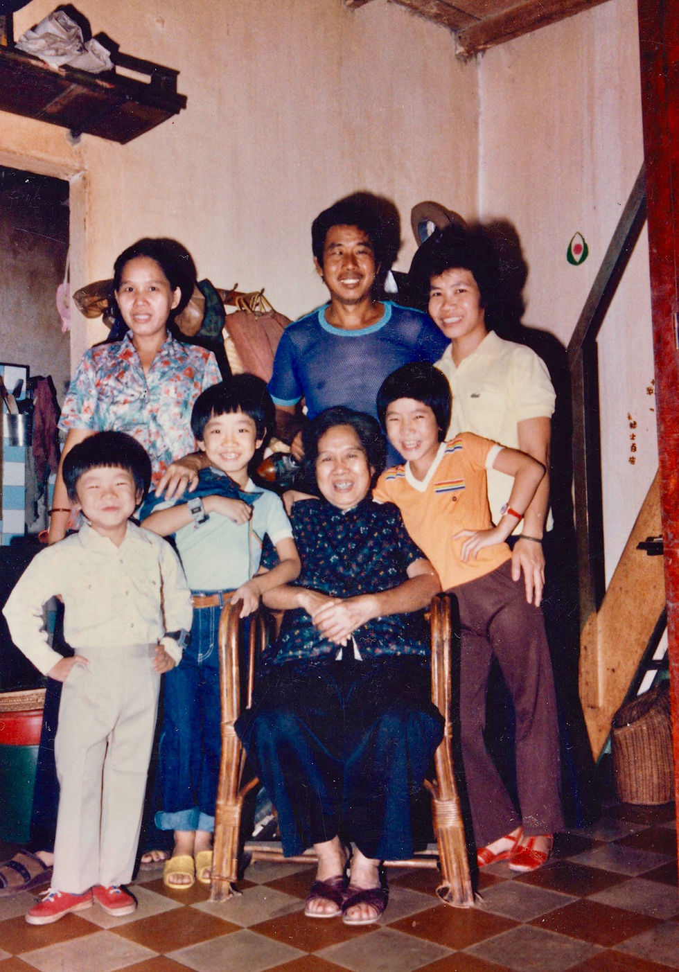 Fig 1. KV Duong’s Family Portrait Ho Chi Minh City 1986. Image courtesy of KV Duong.