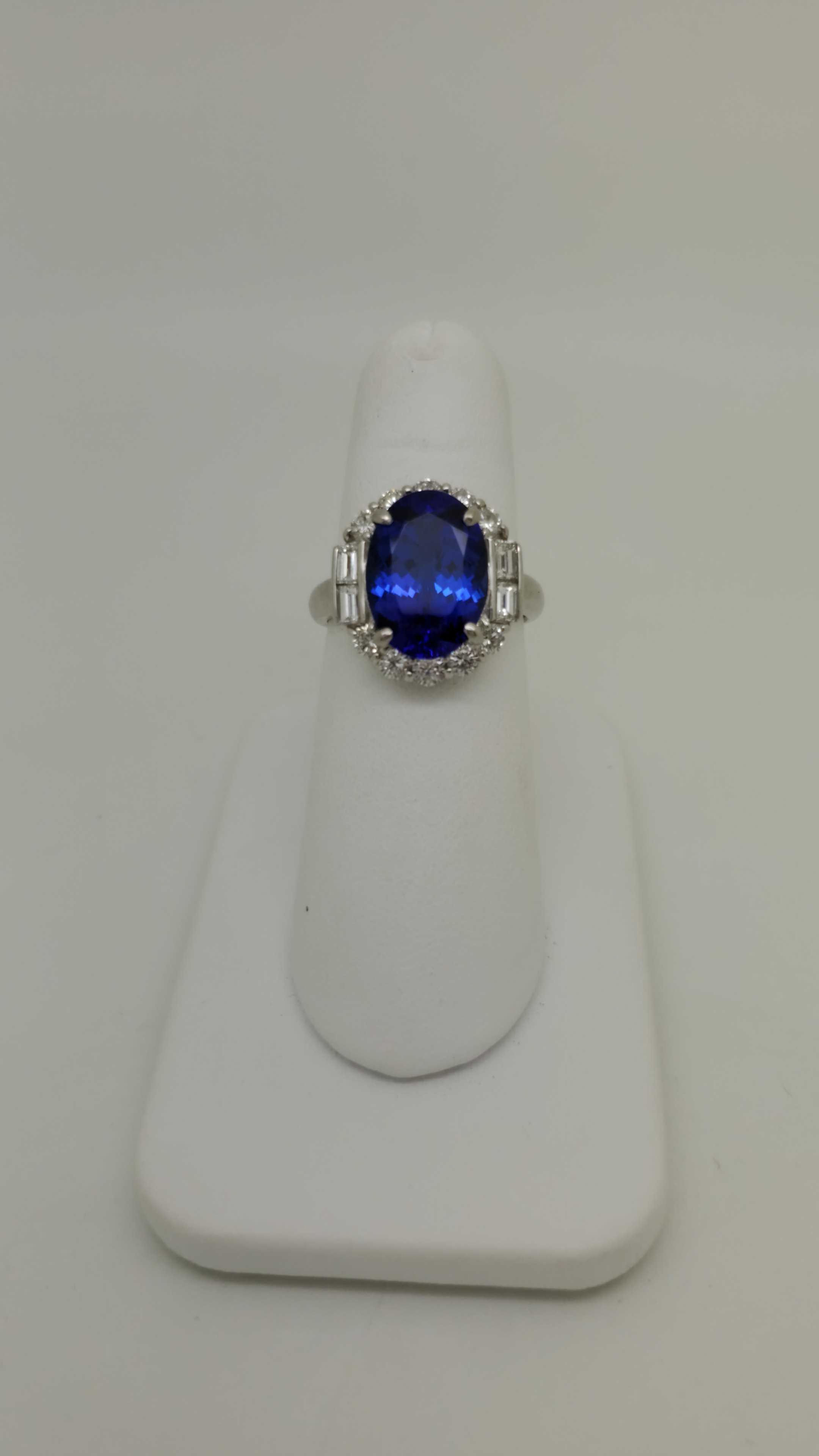 14k white gold Tanzanite and diamond ring 
