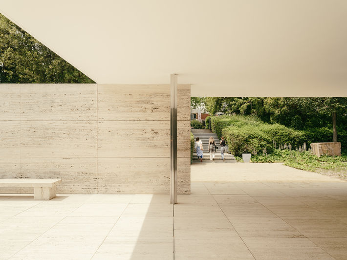 Barcelona Pavilion-16.jpg
