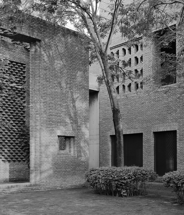 Red Brick Art Museum BW-8.jpg