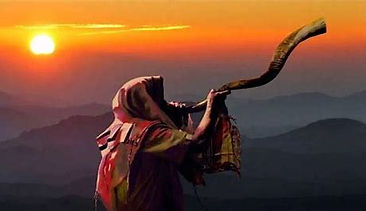 shofar horn blowing