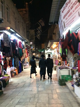 3 jews in mkt.