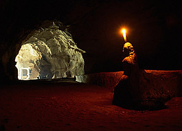 candle-n-cave