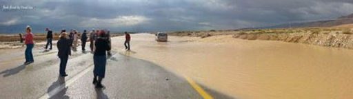 5-flash-flood-by-Dead-Sea.