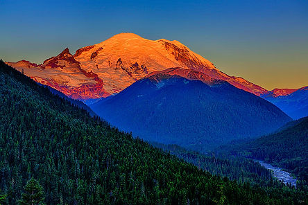mount-rainier-alpenglow.