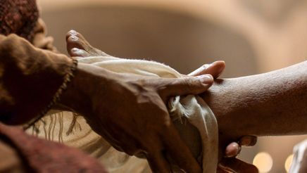 wash feet