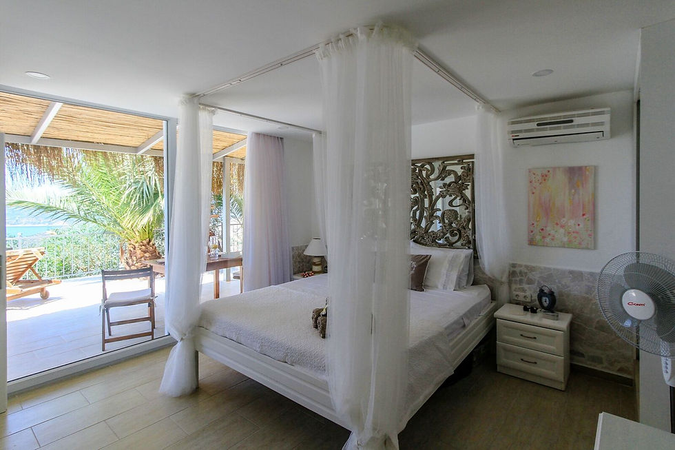 Romantic Retreat with Four Poster Style Bed