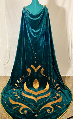Queen Anna Cape