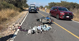 FALLECE MOTOCICLISTA TRAS DERRAPAR EN LA CARRETERA HUICHAPAN–TECOZAUTLA