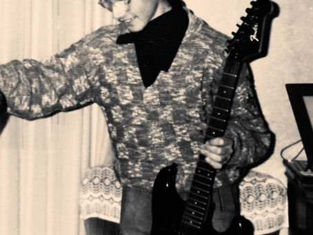 Aprender a tocar la guitarra sin leer partituras?