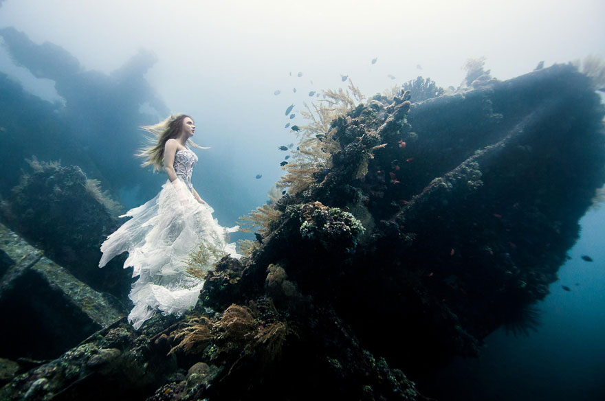 Say Hello to Your New Obsession: Underwater Fashion Photography