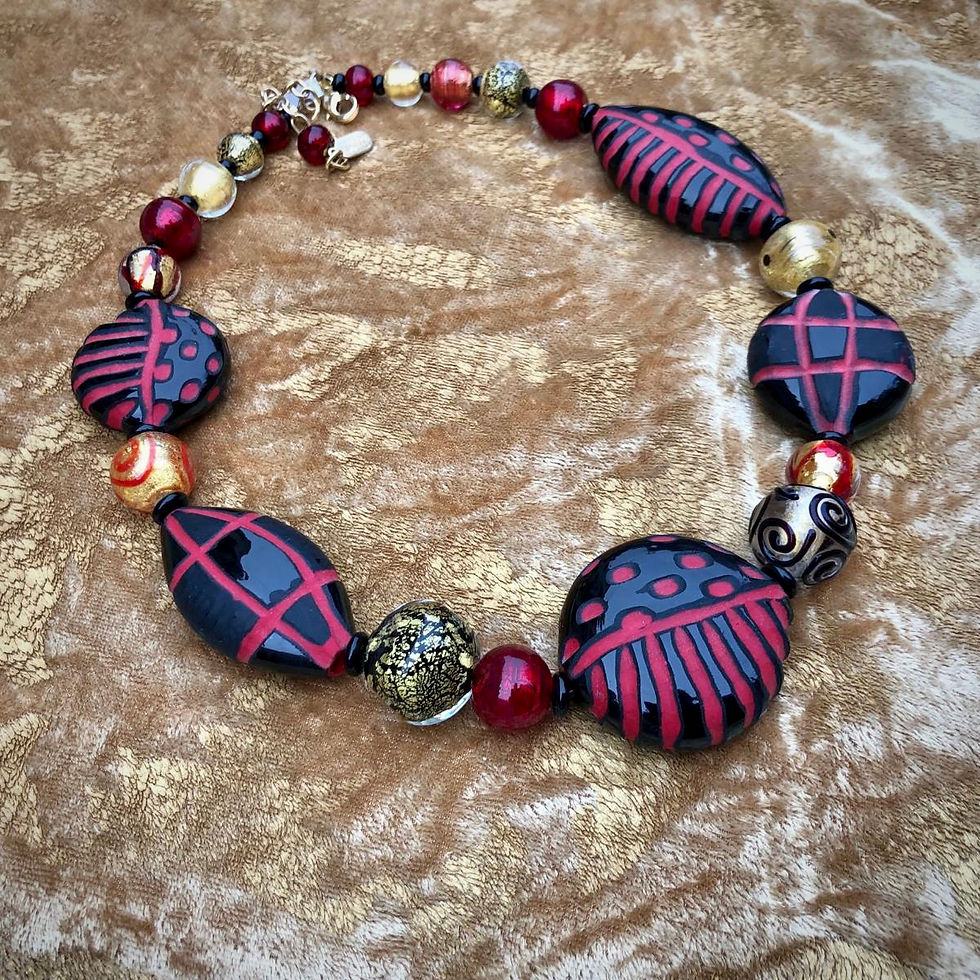 Rosso Nero Battuto Necklace