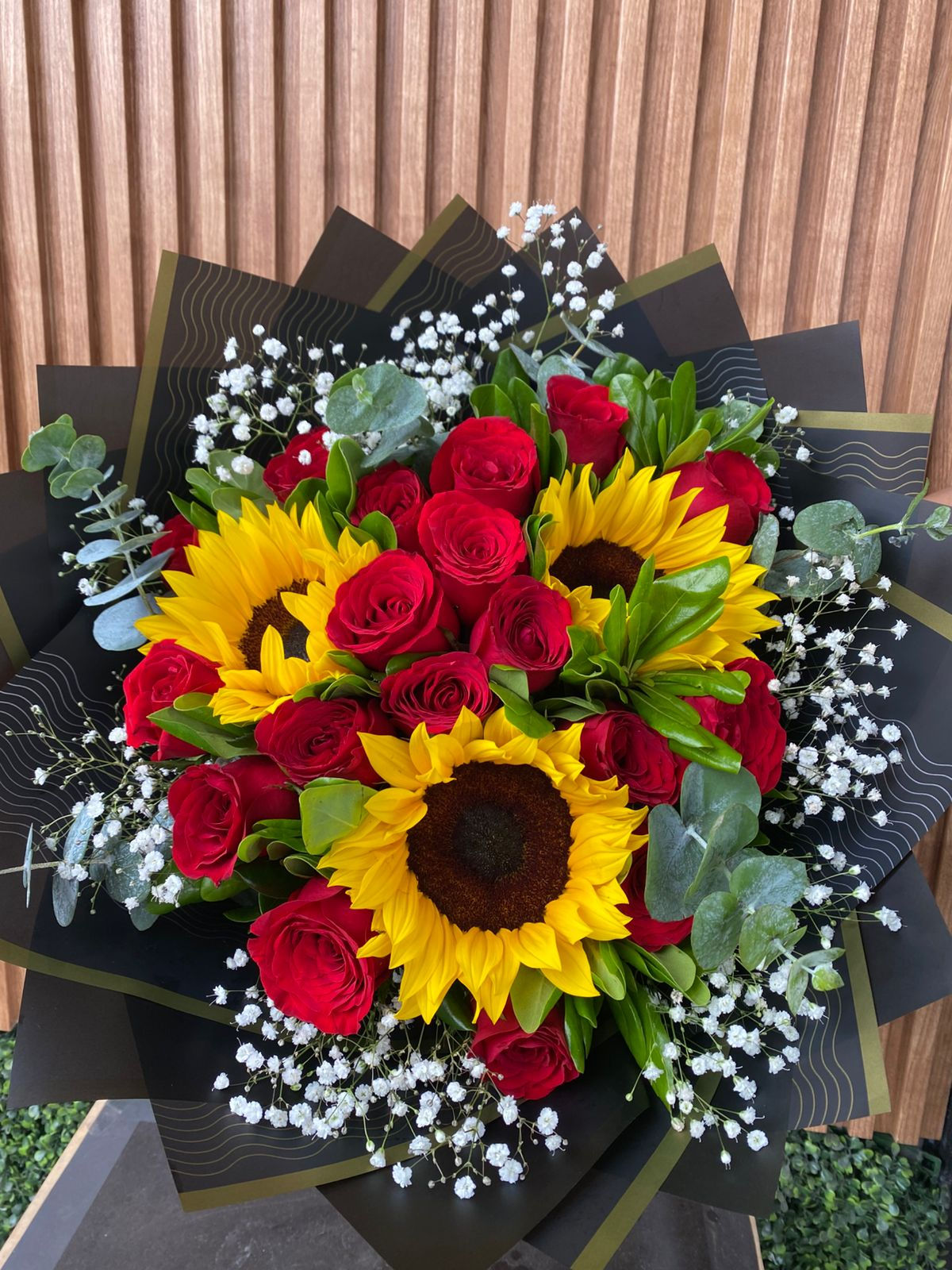 Ramo 3 Girasoles 18 Rosas
