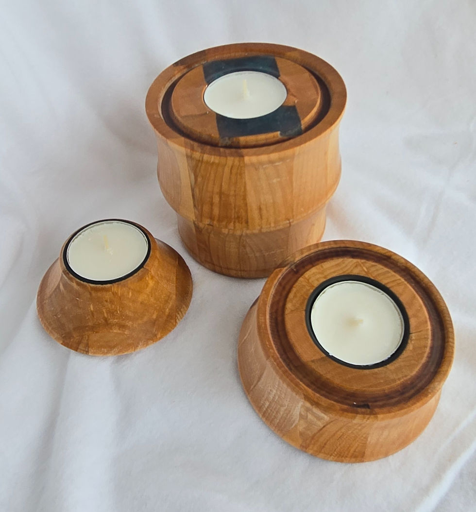 Thumbnail: Stackable tealight holders with blue/green resin dismantled