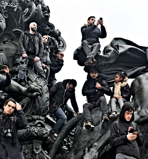 Manifestation Protest - Thomas Annonier - Marche contre l'islamophobie 2019 - Place de la Nation Paris - Statue