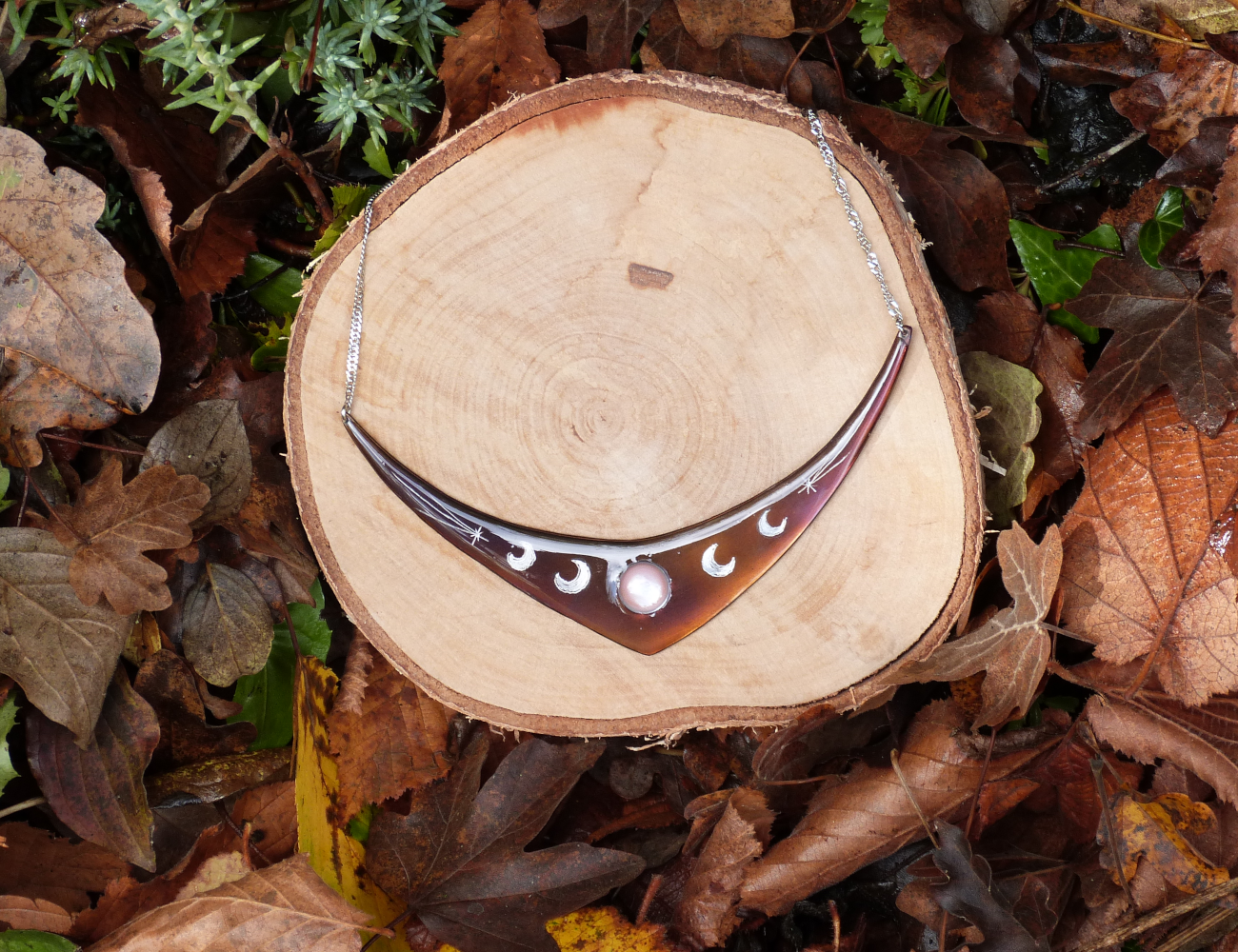 Plastron orangé cycle lunaire