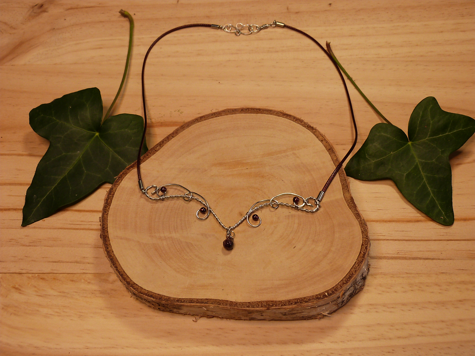 Miniature : Collier elfique en inox et grenats