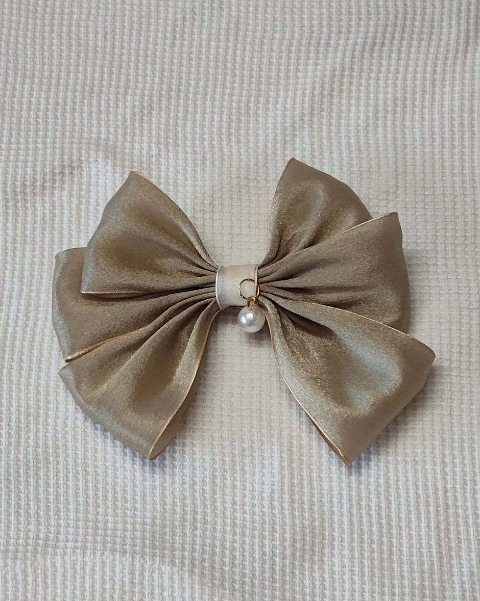 Thumbnail: Satin Bow Crow Clip