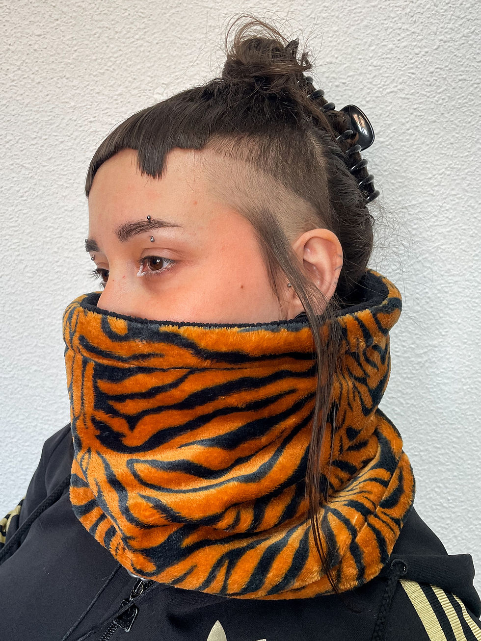 Thumbnail: CUELLO REVERSIBLE • TIGRE
