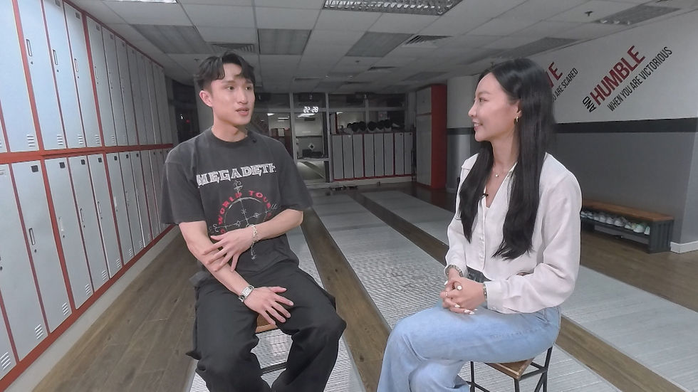 《全運港將》主持李莉以及嘉賓中國香港劍擊運動員代表蔡俊彥