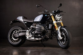 BMW 推出全新 R 12 nineT
