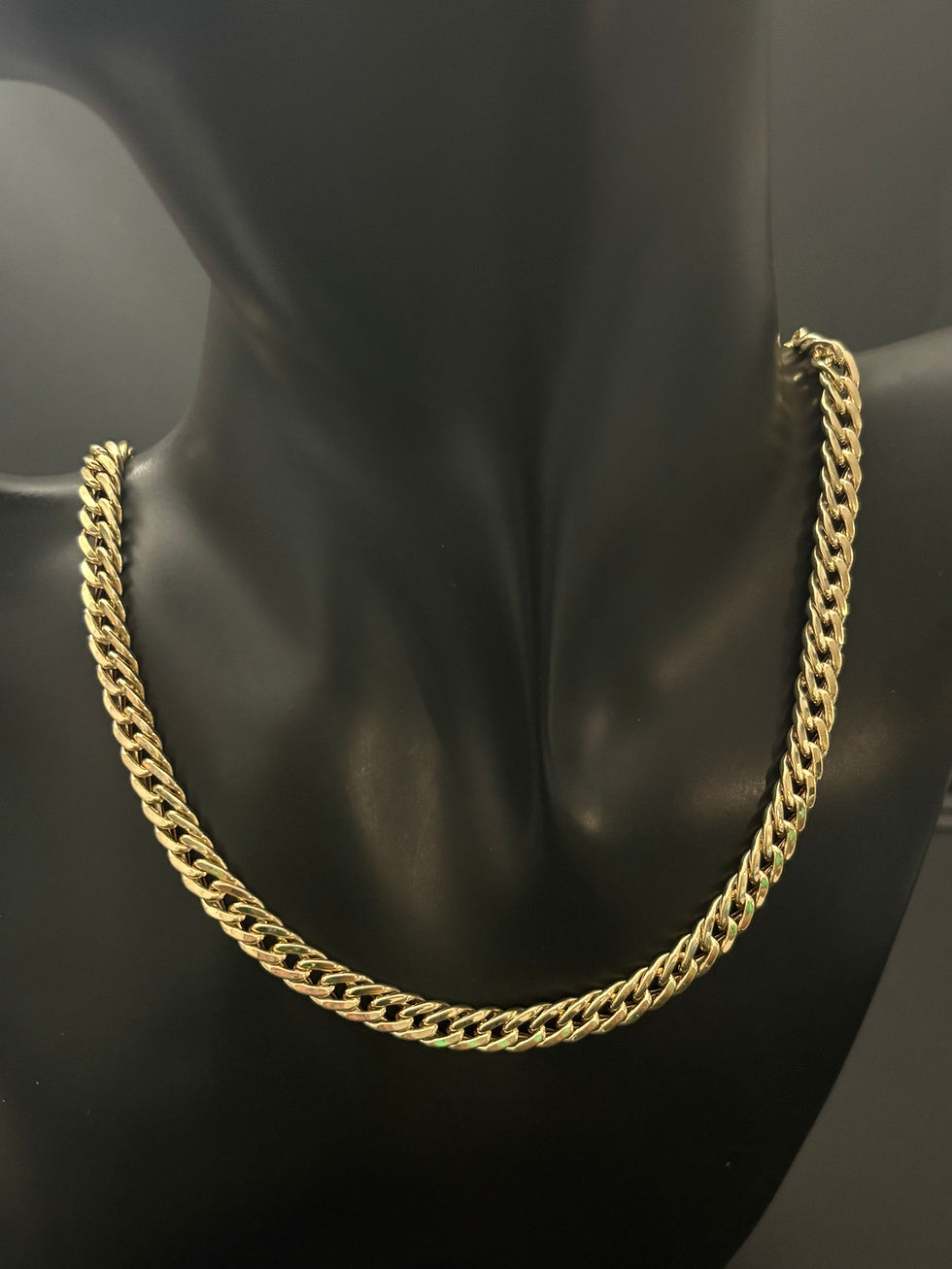 Thumbnail: Curb Chain