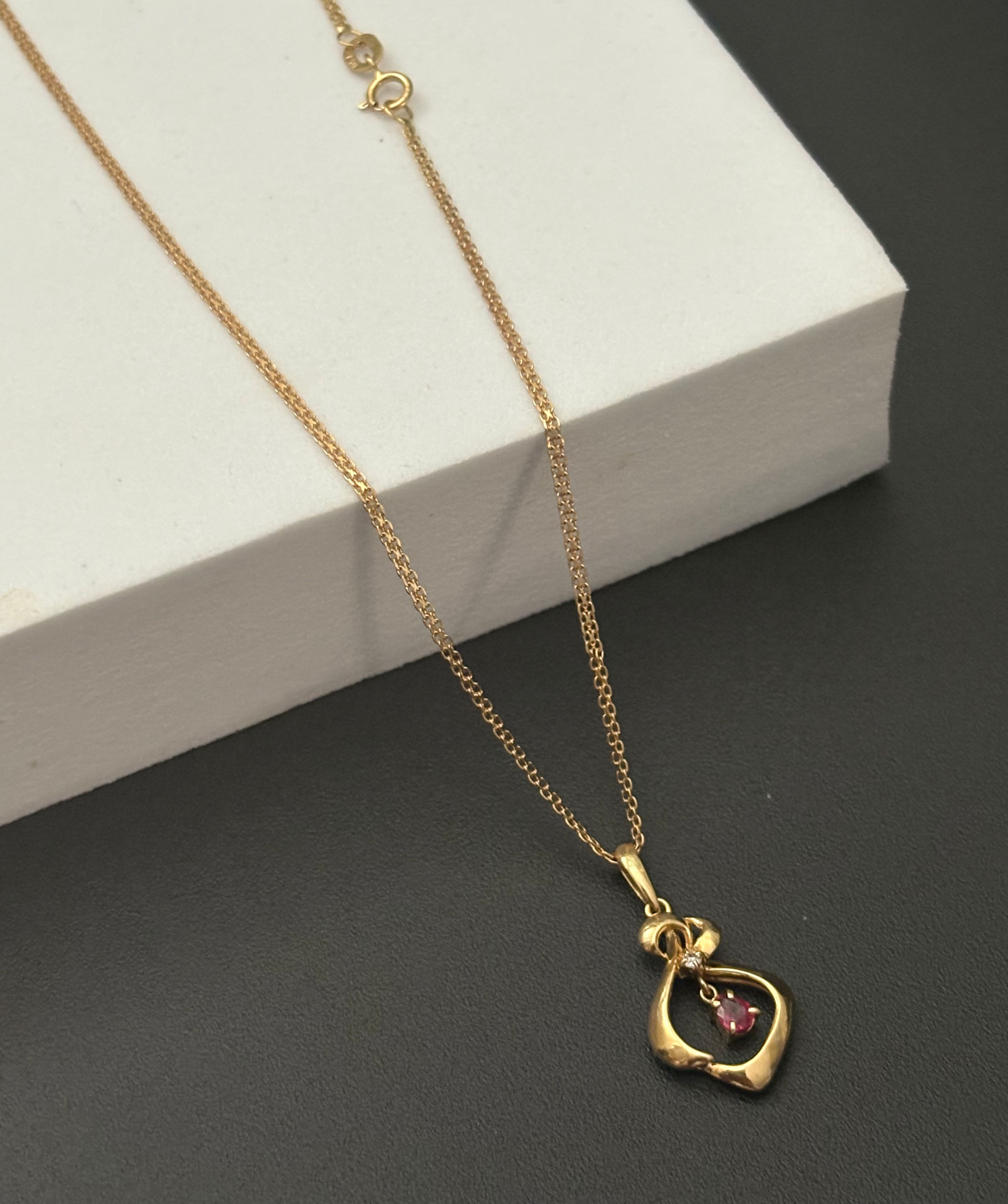 Size 16 Chain and Pendant