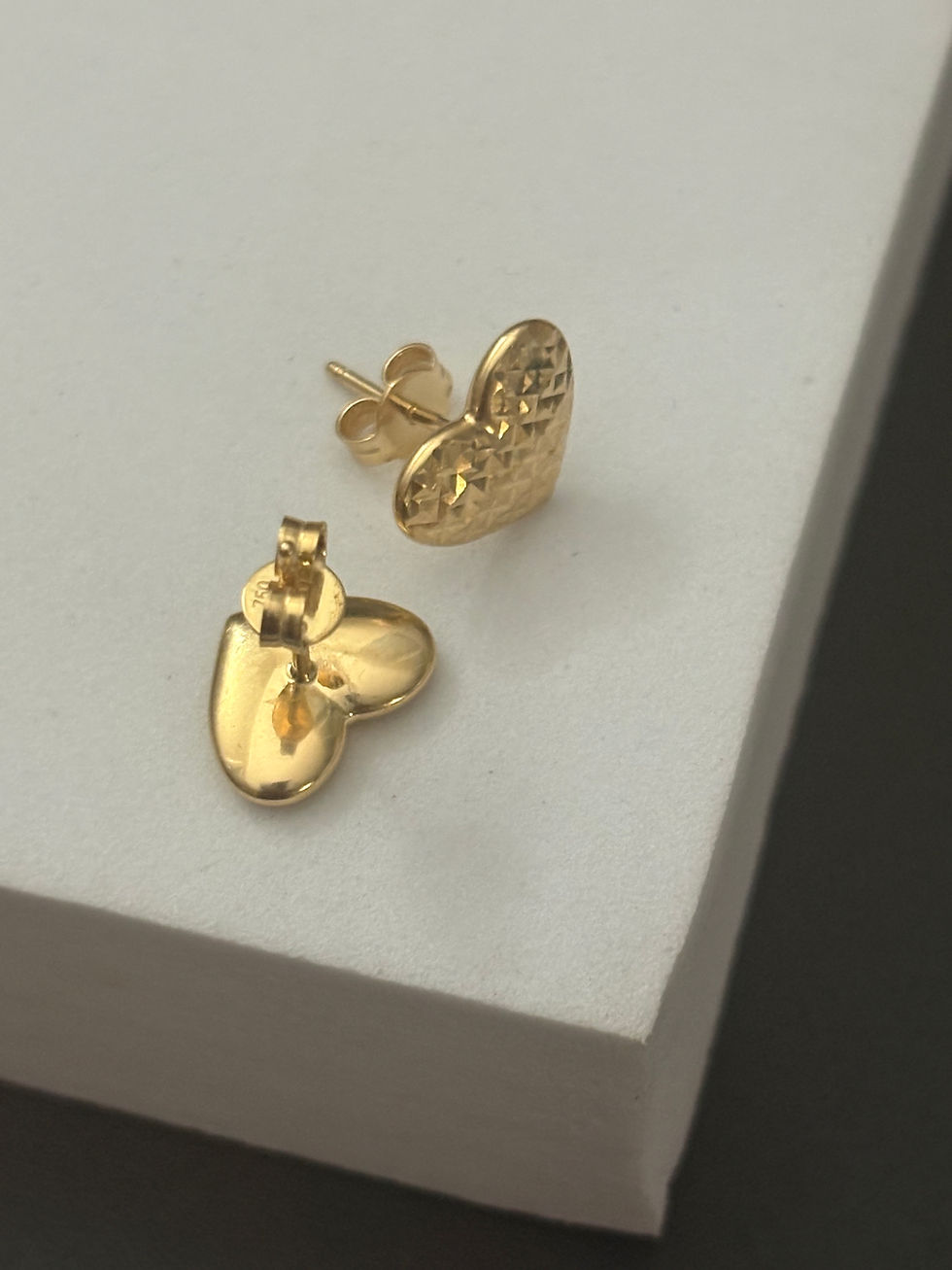 Thumbnail: Diacut Heart Stud Earring 