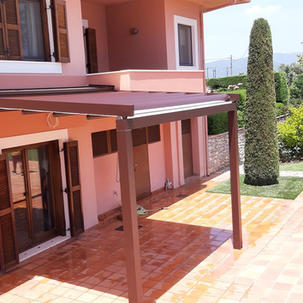 PERGOSYSTEM ZERRO 4.00m x 4.00m ΜΕ ΠΡΟΣΘΗΚΗ ΠΕΡΣΙΔΩΝ ΣΤΗΝ ΟΡΟΦΗ