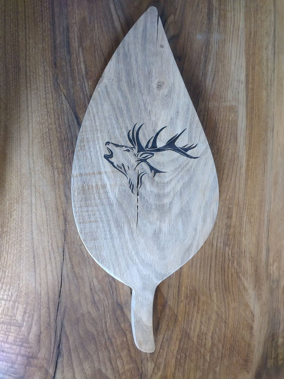 Miniature : Planche à découper bois massif pour apéro,  tapas avec gravure CERF