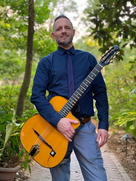 rhythm-guitar-jeff-burg-savannah-gypsy-jazz-band-swing-del-sur-1.jpg
